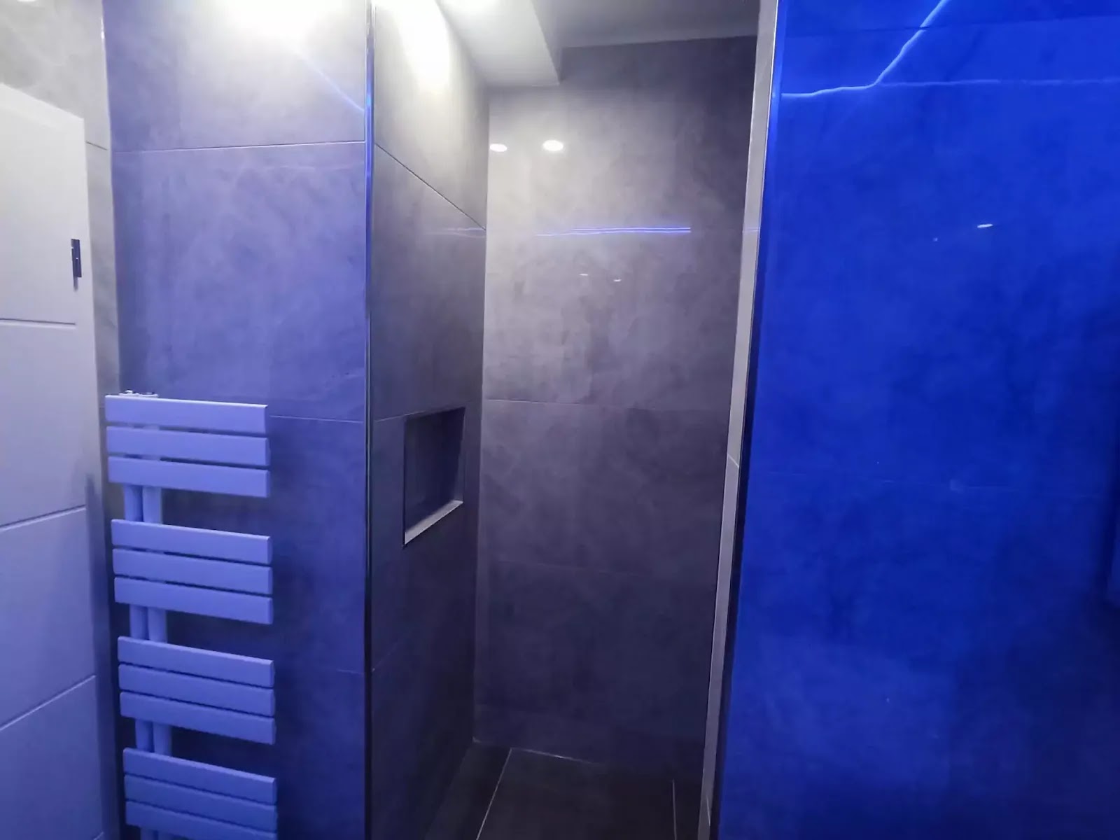 Badsanierung.ai Luxus Badezimmer