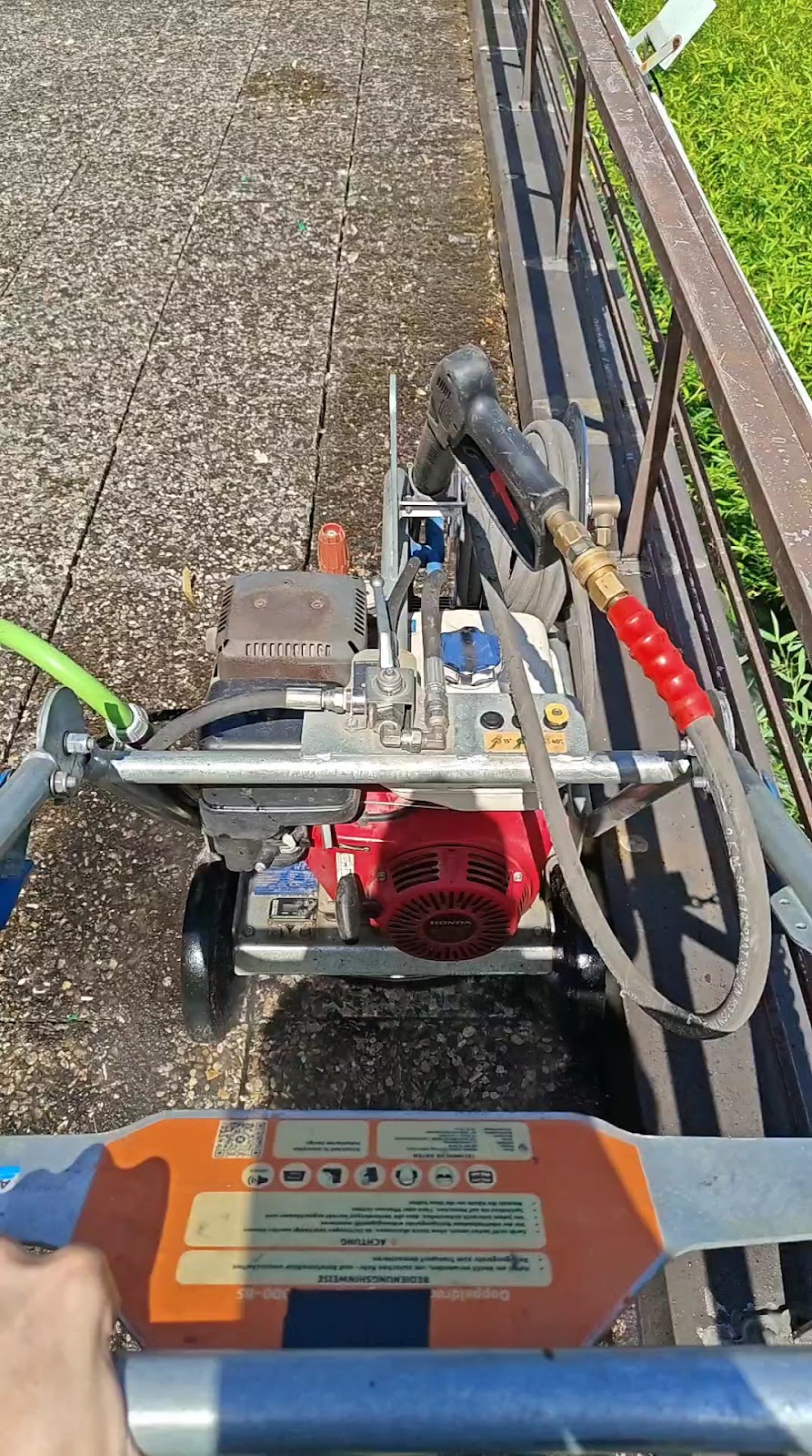 Clieni | Abwassertechnik | Garten- und Landschftsbau | Rohrreinigung/ Tiefbau Notdienst 24/7 in Berlin – Betriebsfoto 2