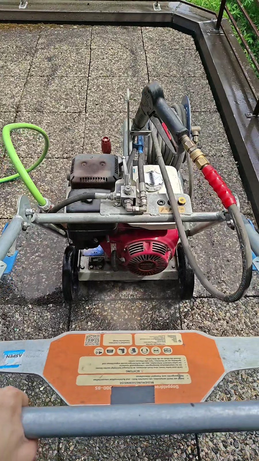 Clieni | Abwassertechnik | Garten- und Landschftsbau | Rohrreinigung/ Tiefbau Notdienst 24/7 in Berlin – Betriebsfoto 4
