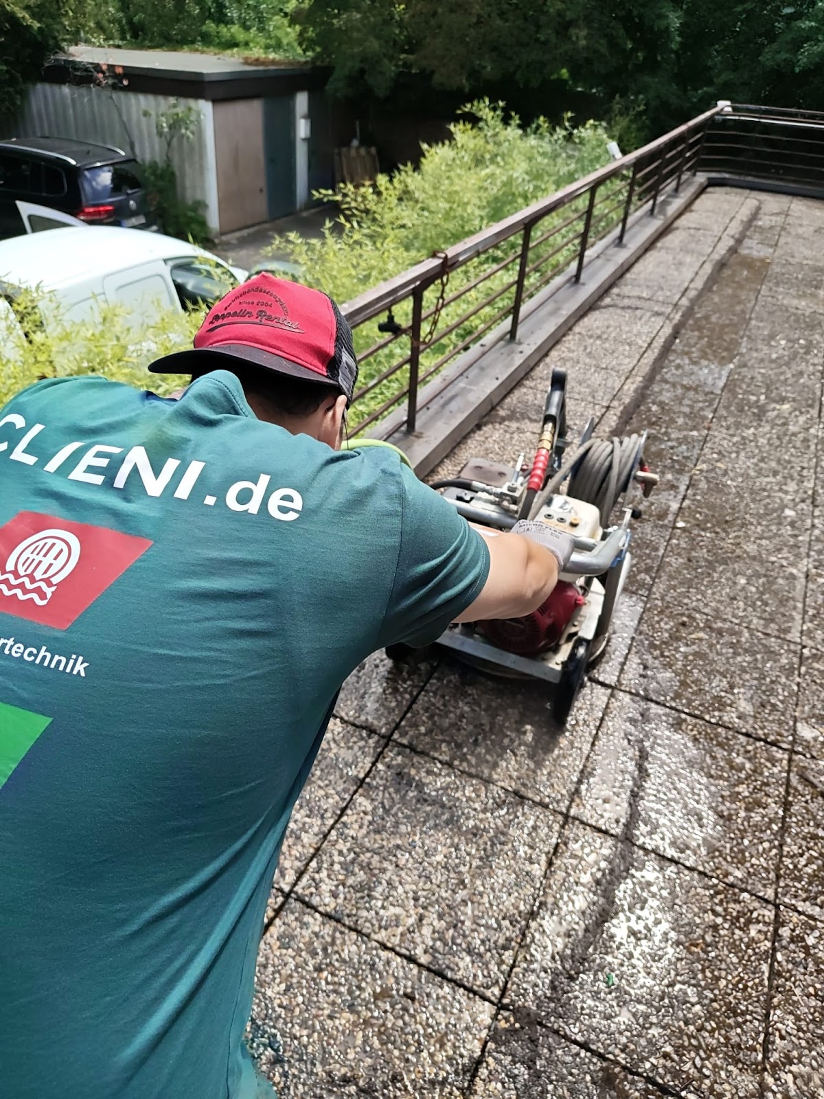 Clieni | Abwassertechnik | Garten- und Landschftsbau | Rohrreinigung/ Tiefbau Notdienst 24/7