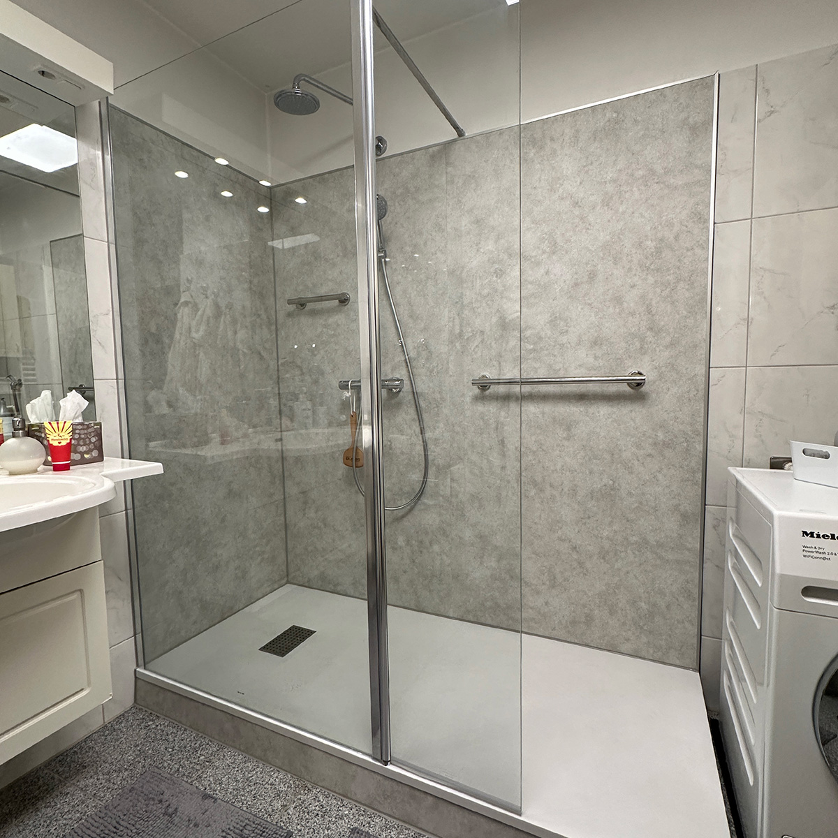 DUSCHMAX | DM Sales GmbH in Berlin – Betriebsfoto 1