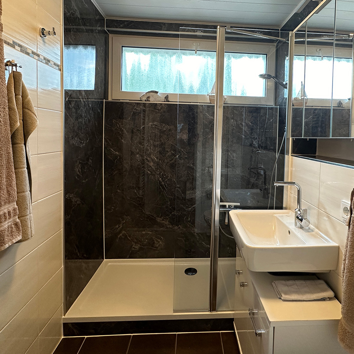 DUSCHMAX | DM Sales GmbH in Berlin – Betriebsfoto 3